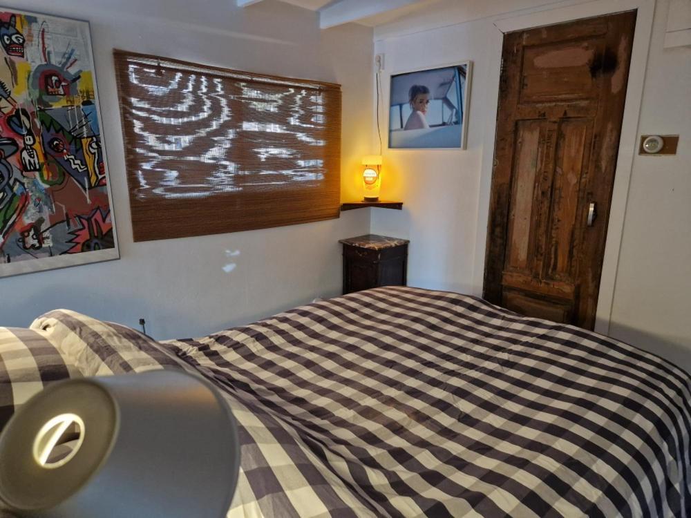 Pantheos Top Houseboat Амстердам Екстериор снимка
