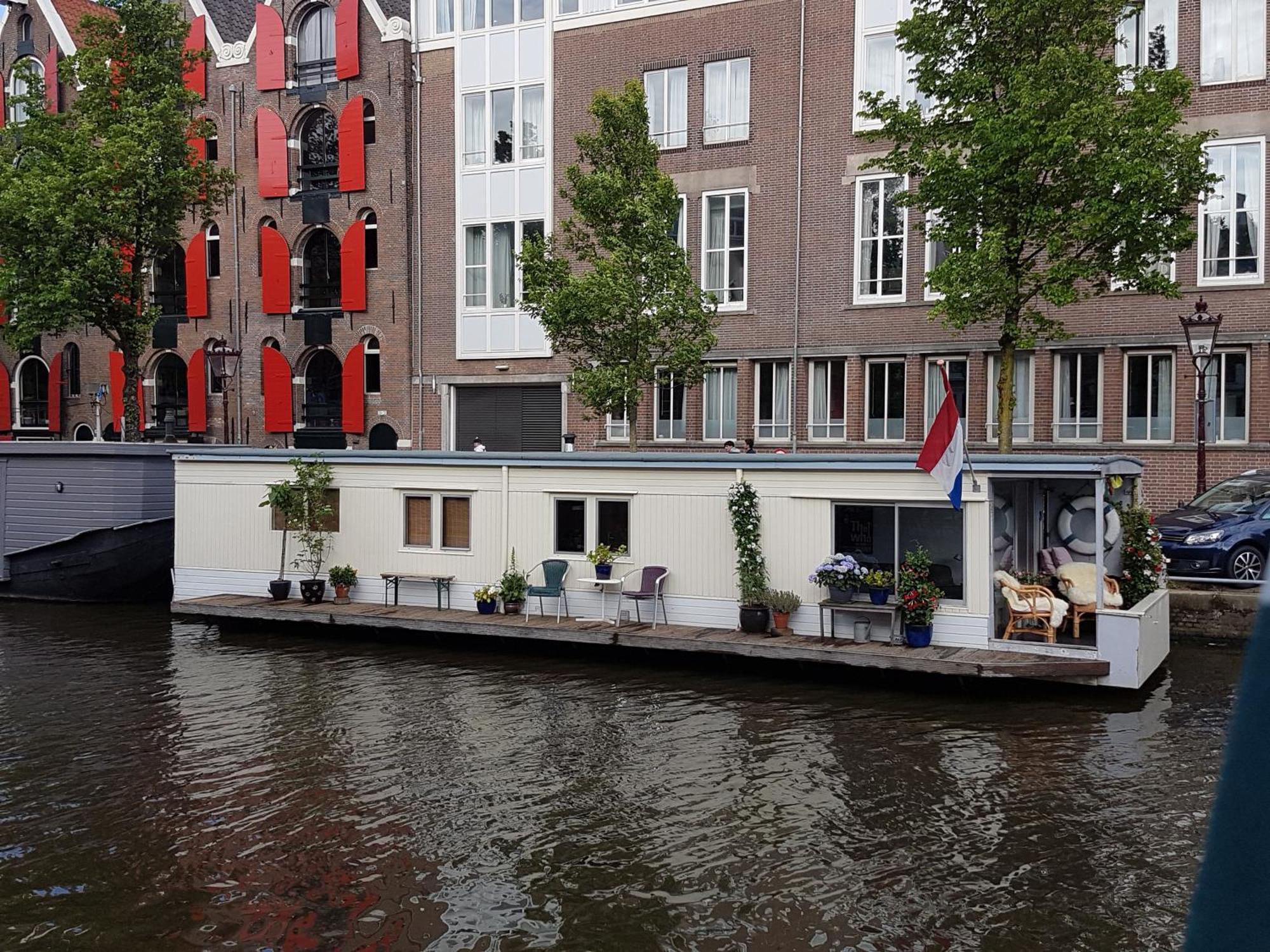 Pantheos Top Houseboat Амстердам Екстериор снимка